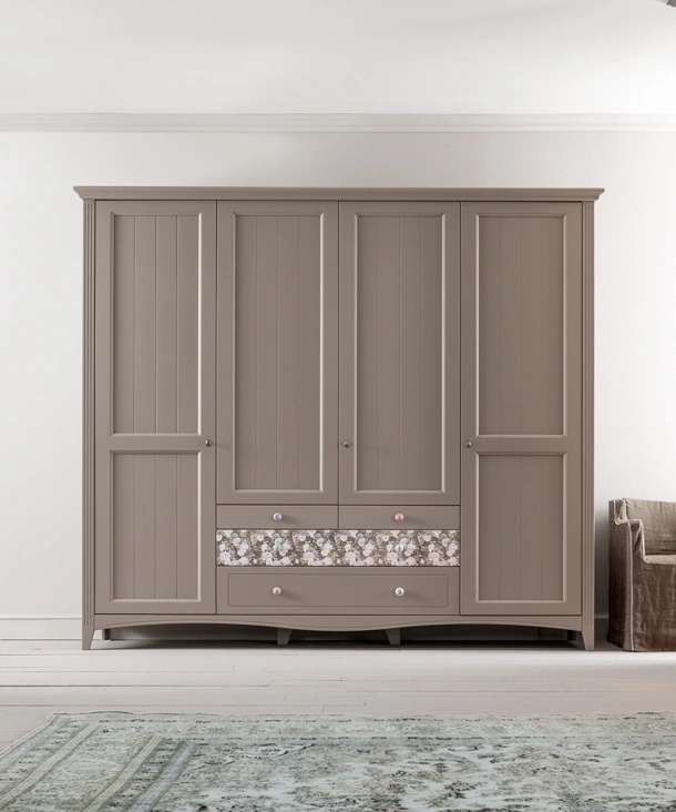 Armadio in legno massello laccato opaco con pannello decorativo Butterfly 04 di Callesella
