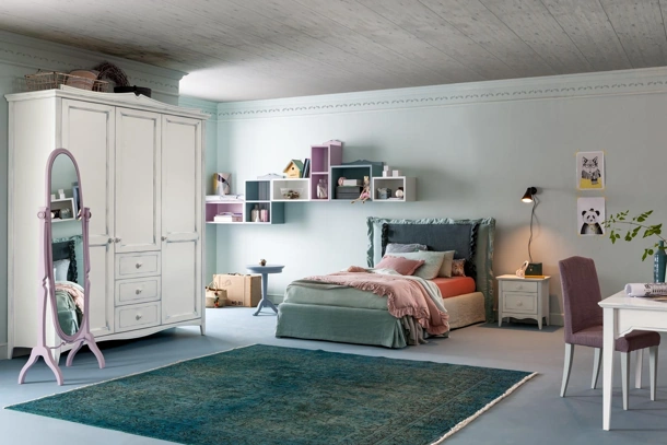 Cameretta per bambine stile shabby in legno con armadio, specchiera e scrivania Romantic Calipso di Callesella